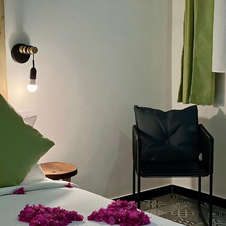 Opera Hotel Нунгви Екстериор снимка