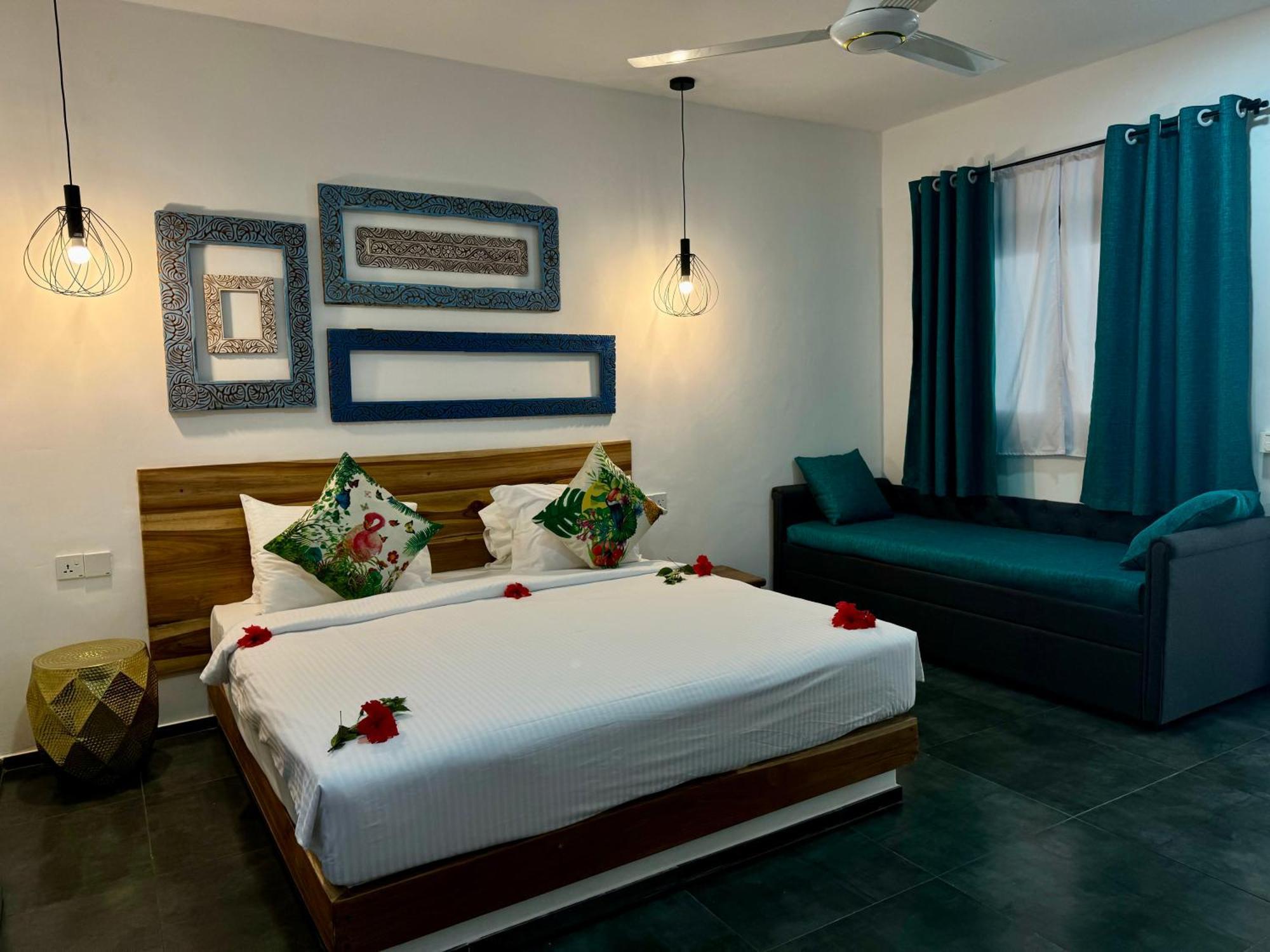 Opera Hotel Нунгви Екстериор снимка